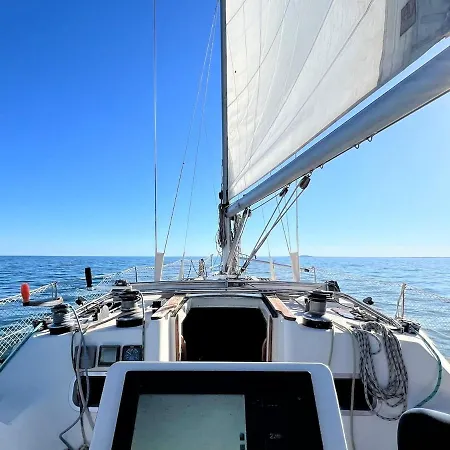 Bådhotel Voilier 36 Pieds A Au Mole Saint Louis Face Au Mont Saint Clair