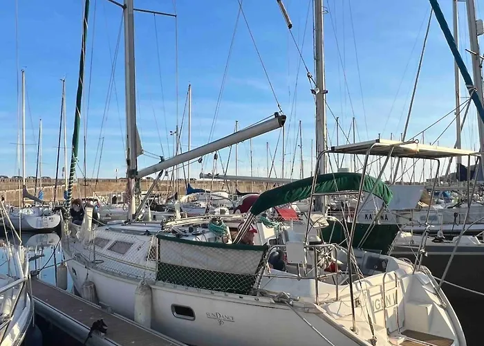Voilier 36 Pieds A Au Mole Saint Louis Face Au Mont Saint Clair * Sète